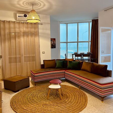 Appartement Vue De Mer Pied Dans L'Eau Gabes ภายนอก รูปภาพ