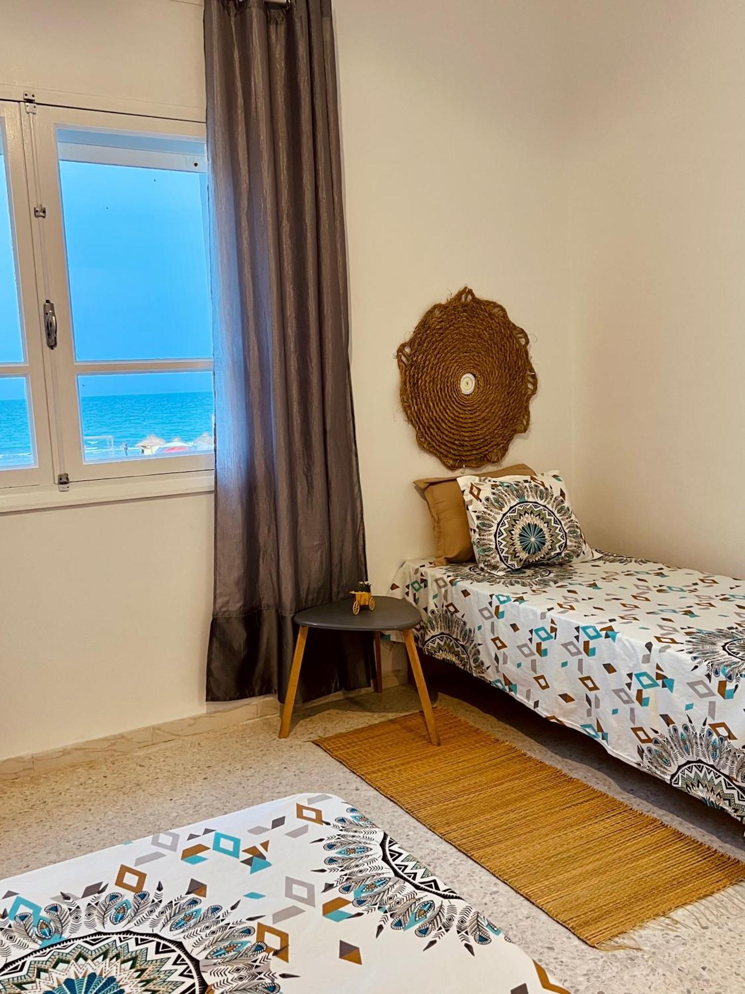 Appartement Vue De Mer Pied Dans L'Eau Gabes ภายนอก รูปภาพ