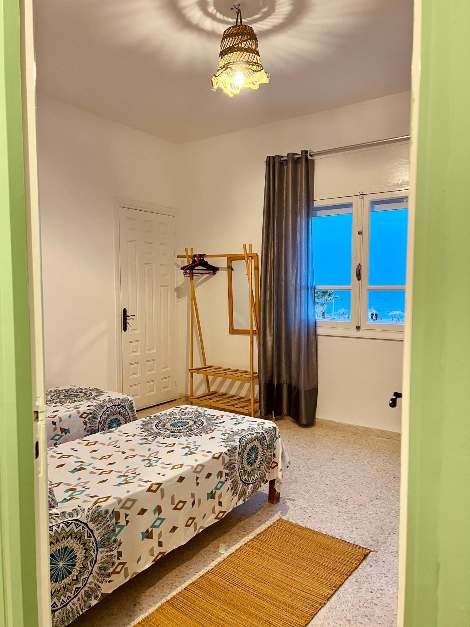 Appartement Vue De Mer Pied Dans L'Eau Gabes ภายนอก รูปภาพ